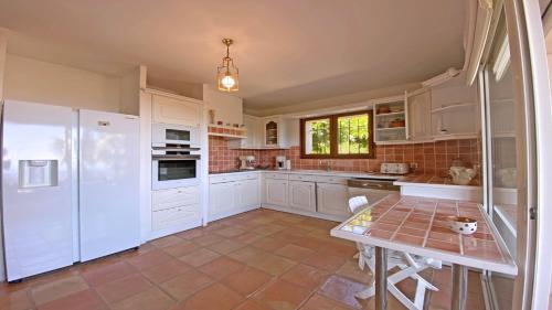Villa Lisuzem avec piscine privée, 4 chambres et vue mer exceptionnelle - Domaine du Golf Sainte Maxime