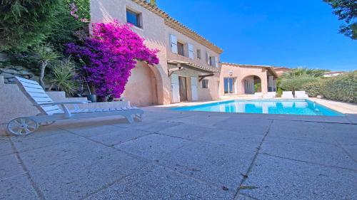 Villa Lisuzem avec piscine privée, 4 chambres et vue mer exceptionnelle - Domaine du Golf Sainte Maxime