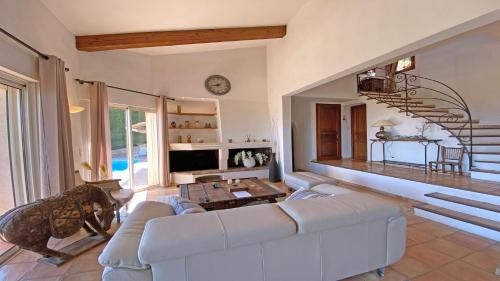 Villa Lisuzem avec piscine privée, 4 chambres et vue mer exceptionnelle - Domaine du Golf Sainte Maxime