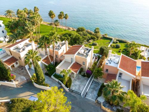 Villa Azura Sunrise by Ezoria Villas