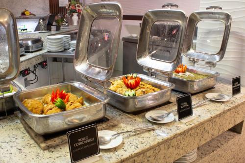 Jídlo v hotelu nebo okolí