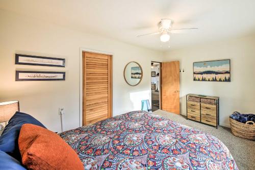 Gallery image of Sagle Lakefront Escape Private Beach Access! in Sagle