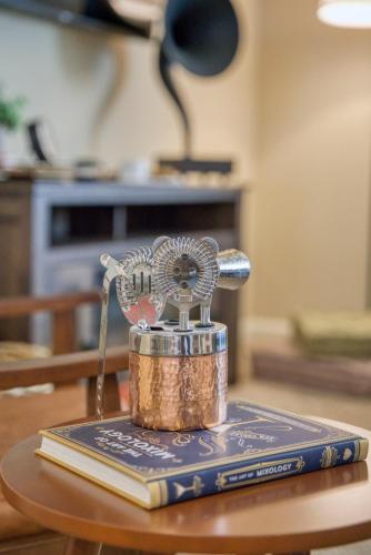 リノにあるHigh End Midtown Home With Fireplace And Ensuite Bathsのギャラリーの写真