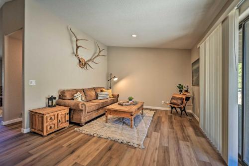 Pet-Friendly Flagstaff Retreat with Backyard! – Photos 2