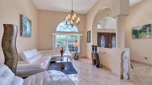 15432 Aribe Avenue – Photos 5
