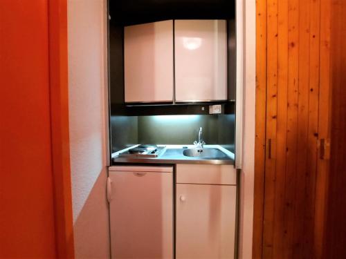 Studio 2 pers - Ski aux pieds, balcon, centre Menuires - FR-1-452-216