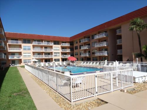 Afbeelding uit fotogalerij van Spanish Main Unit 1- Direct Oceanfront Condo! in Cocoa Beach