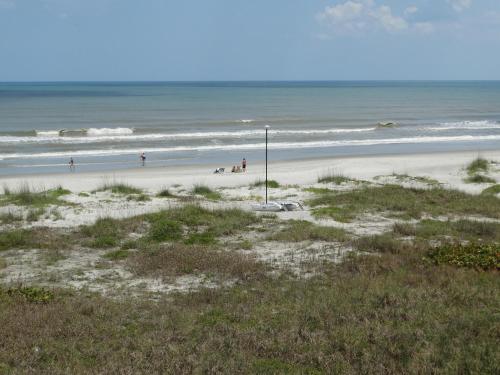 Afbeelding uit fotogalerij van Spanish Main 69- Direct Oceanfront Condo! in Cocoa Beach