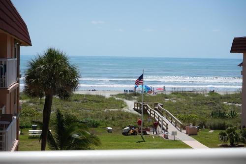 Ảnh trong thư viện ảnh của WOW! Updated Oceanfront, Pool Front Spanish Main Condo 45! ở Cocoa Beach