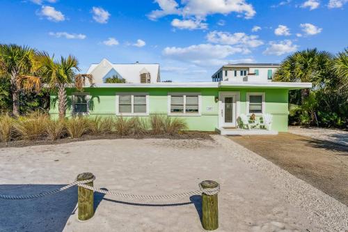 319 Panferio Dr – Photos 2