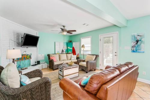 319 Panferio Dr – Photos 3