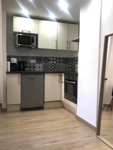 Cozy One Bedroom Apartment-City Center