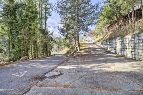 Φωτογραφία από το άλμπουμ του Mtn-View Home with Game Room - Near ATV Trails! σε Welch