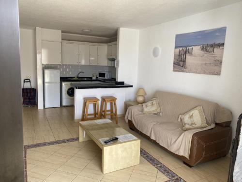 Self Catering Lovely ground floor 1 bed Apartment 5A1, Los Cristianos, Tenerife