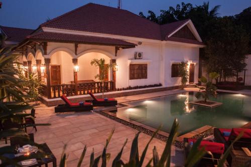 Bazén v ubytování Eureka Villas Siem Reap nebo v jeho okolí
