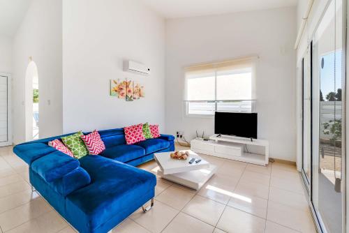 TV a/nebo společenská místnost v ubytování Bungalow Casa Bonita by Ezoria Villas