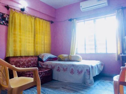 Posezení v ubytování Fully furnished 2bhk apartment opposite Dakshineshwer Kali temple kolkata