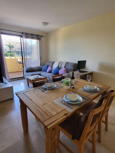 Duquesa 2 bed with sea and golf views and 5 pools
