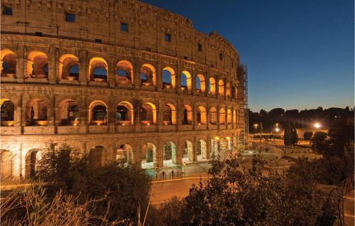 1 Bedroom Beautiful Apartment In Roma