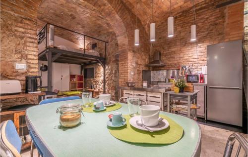 1 Bedroom Beautiful Apartment In Roma