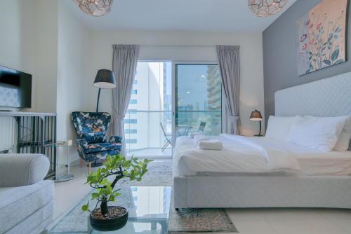 Fotografie z fotogalerie ubytování Modern studio apartment in the heart of business bay v Dubaji