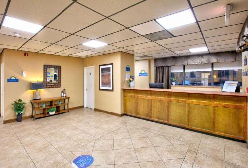 Lobi atau kawasan kaunter penerimaan di Days Inn by Wyndham Batesville