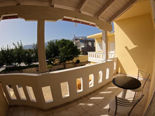Balkoni atau teres di Palladion Hotel