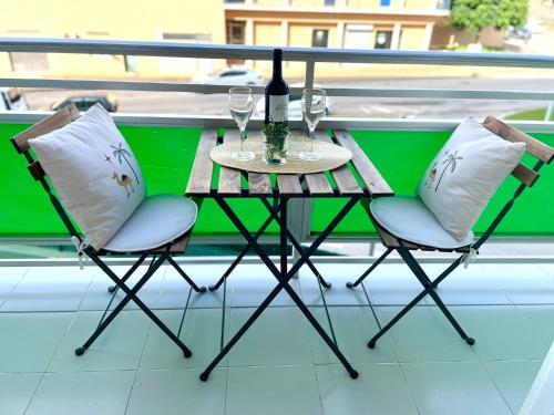 A seating area at GATU Villa Sol, junto a la playa , piscina, 2 baños, aire cc, terraza, " Preferente mayores de 25 años y familias "