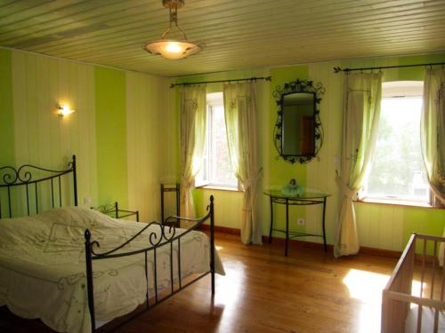 Posteľ alebo postele v izbe v ubytovaní Maison charmante à Cubelles avec vue sur la montagne