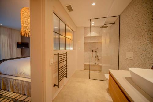 Ένα μπάνιο στο Raaswater Surf Villa Jeffreys Bay