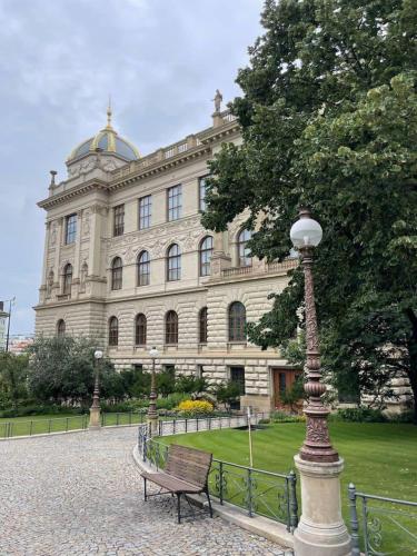 Zahrada ubytování 2-Bed Apartment in Praha