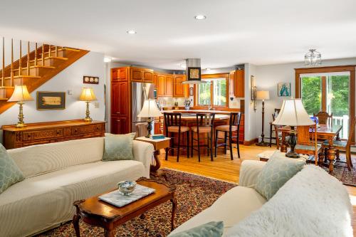 Hilltop House – Photos 2