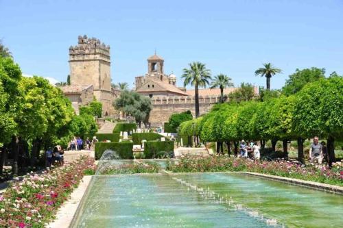 Apartamento con jardín y piscina en Córdoba