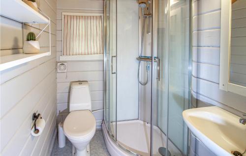 Koupelna v ubytování Nice Home In Eikesdal With House Sea View