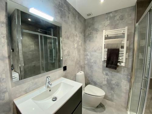  Prober Comapedrosa -  Room  picture :   Balcony    Washing machine    Private bathroom           