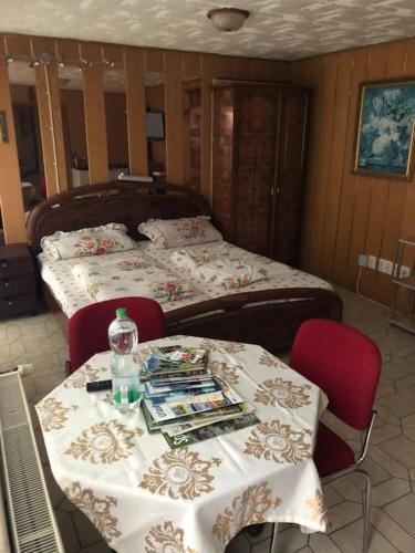 Ένα ή περισσότερα κρεβάτια σε δωμάτιο στο Cozy Unterkunft im Spreewald nahe Tropical Islands