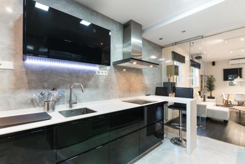 Lujo en Las 4 Torres! Business Area