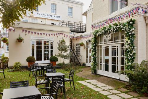 Κήπος έξω από το The Royal Adelaide Hotel