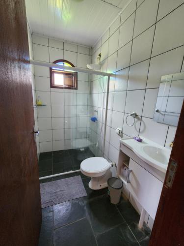 Bilik mandi di recanto paraty mirim