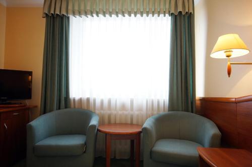Televisyen dan/atau pusat hiburan di Hotel Kamena