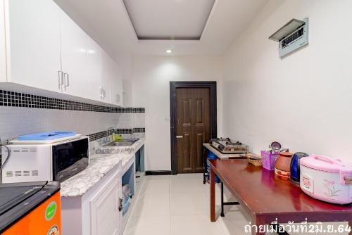 Dapur atau dapur kecil di Little Hua-Hin Private Poolvilla From beach 3km