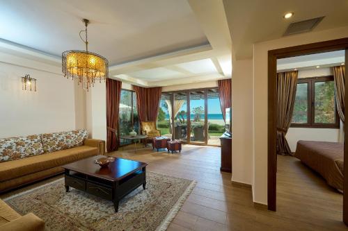 Posezení v ubytování Mediterranean Village Hotel & Spa