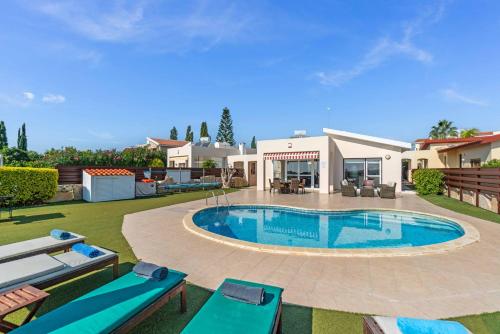 Villa Marina Sunrise by Ezoria Villas