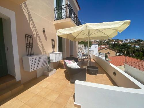 Μπαλκόνι ή βεράντα στο KARMI Apartments Stenies Andros