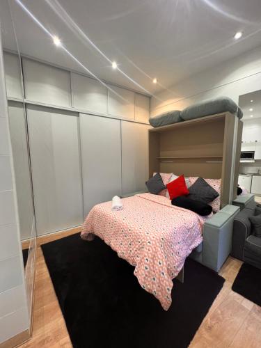 Chic Studio at Arc de Triomphe and Champs Elysees