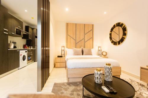 เตียงในห้องที่ Accra Luxury Apartments @ The Lennox