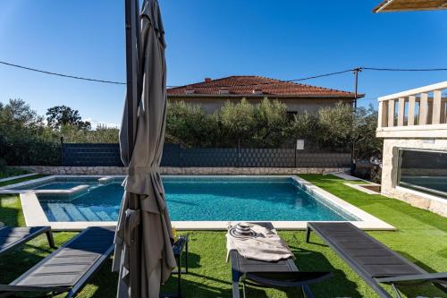Villa Moreta with heated pool, Sauna, Hot-tub