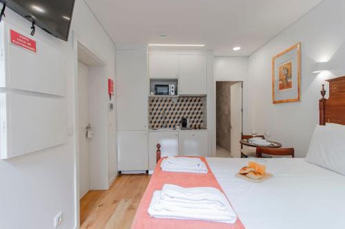 Cozy Studio w/ Patio by LovelyStay