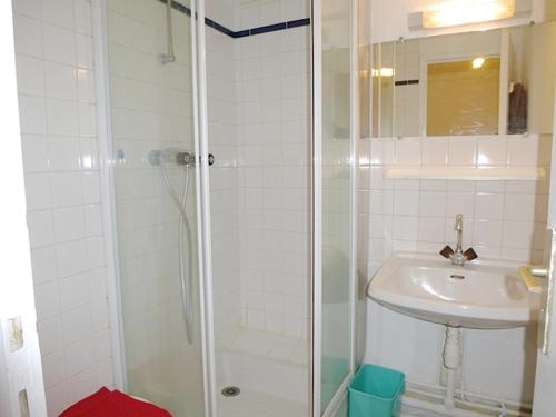 a bathroom with a shower and a sink at Boost Your Immo Artigalas Barèges PM11 in Barèges