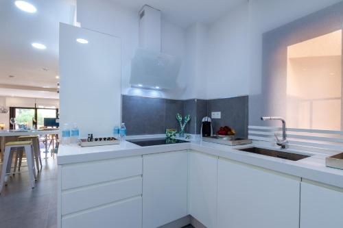 MARBELLA BANUS SUITES - Banús Las Mimosas Suite Apartment photo 3